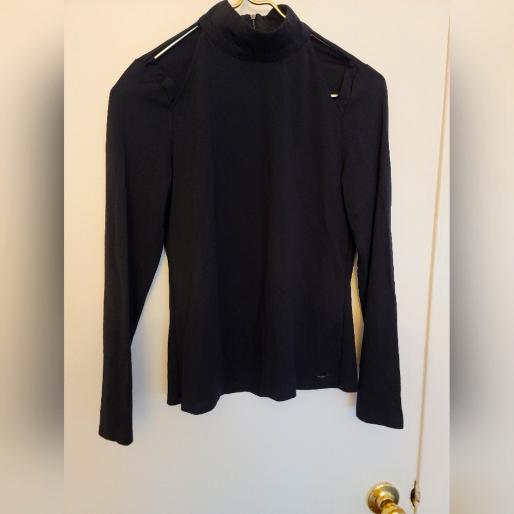TAHARI BLACK CUT OUT SHOULDER LONG SLEEVE TOP